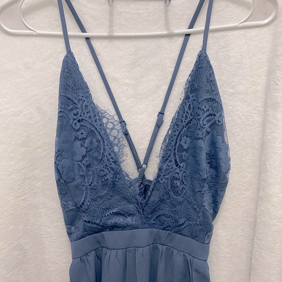 Tobi Dresses & Skirts - Tobi Lace V-Neck Cross Back Maxi Dress, Size Women’s US Medium